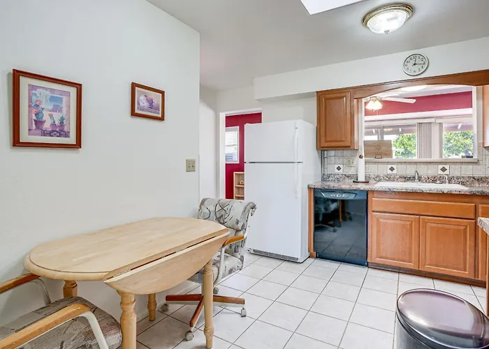 Holiday home On Sun South Golf Course! Quiet W/ Patio *