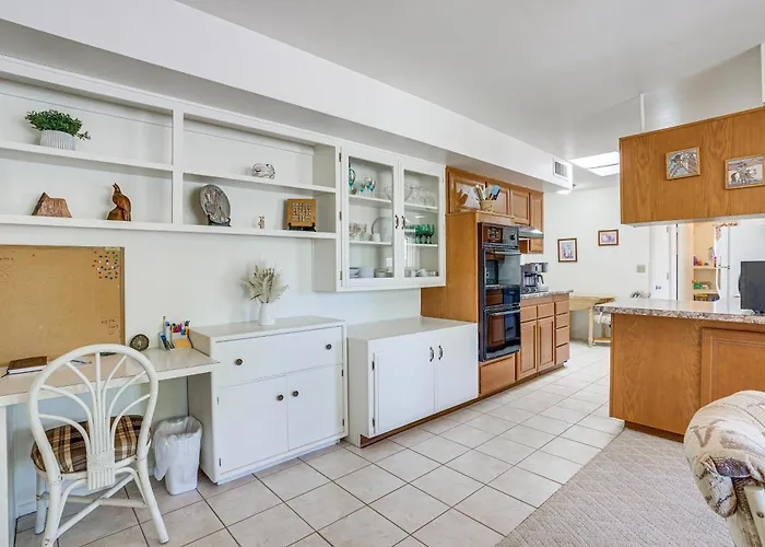 On Sun South Golf Course! Quiet W/ Patio Holiday home Sun City