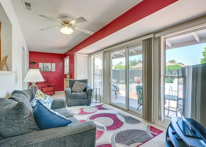 On Sun South Golf Course! Quiet W/ Patio Holiday home Sun City