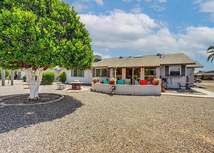 Holiday home On Sun South Golf Course! Quiet W/ Patio *